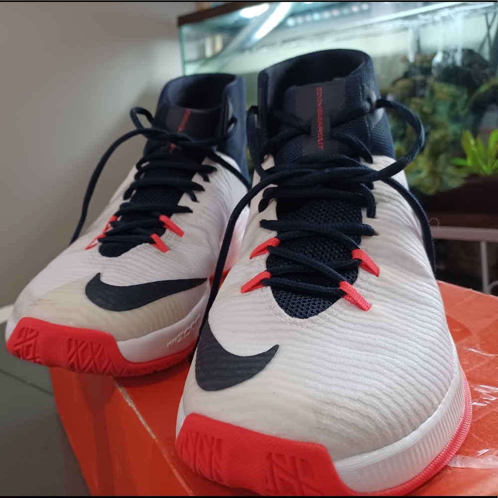 Nike Zoom Sneakers - Picture 1 of 10